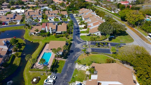 6670 Canary Palm Circle, Boca Raton, FL 33433