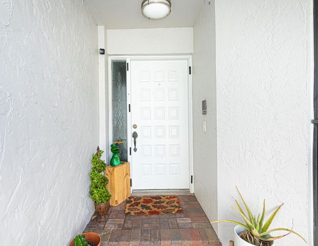 6670 Canary Palm Circle, Boca Raton, FL 33433