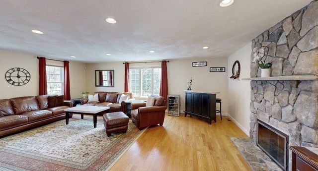 122 Elm St, North Reading, MA 01864