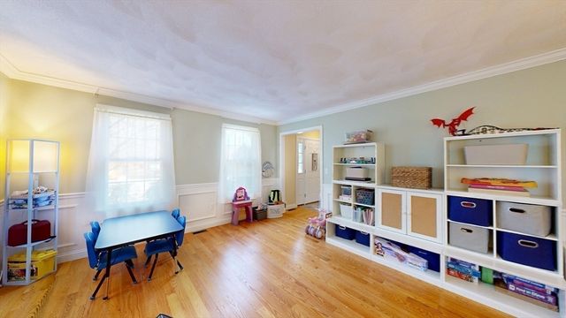 122 Elm St, North Reading, MA 01864