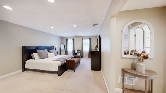 122 Elm St, North Reading, MA 01864