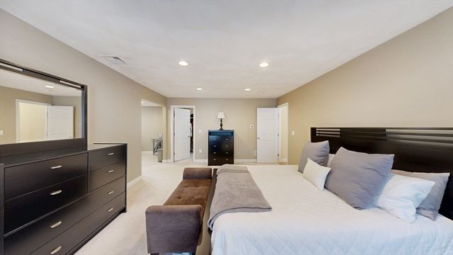 122 Elm St, North Reading, MA 01864