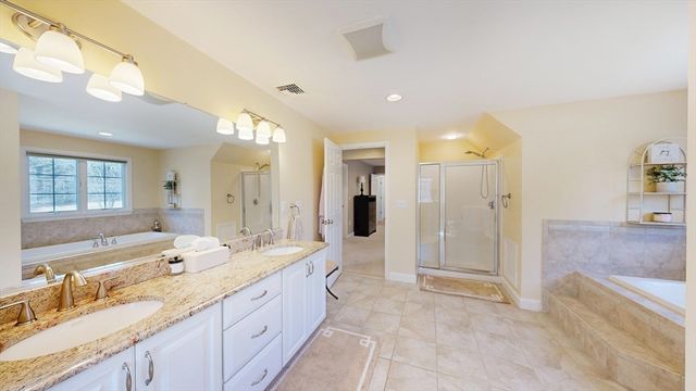 122 Elm St, North Reading, MA 01864