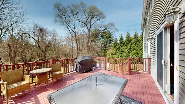 122 Elm St, North Reading, MA 01864