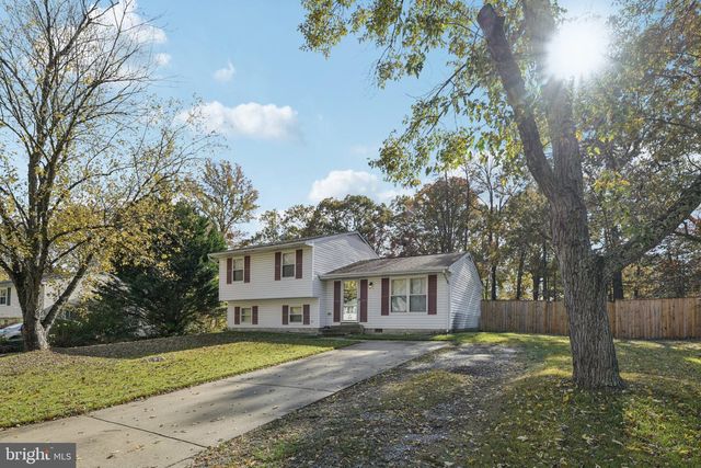 6 CASTLETOWN CT, Waldorf, MD 20602