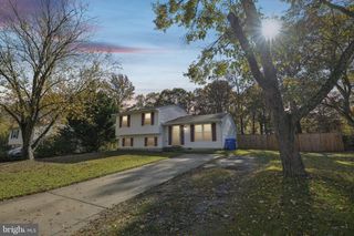 6 CASTLETOWN CT, Waldorf, MD 20602