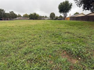 1225 E vandament Avenue, Yukon, OK 73099