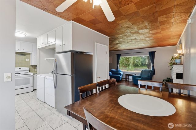 1034 Ash Avenue, Marysville, WA 98270
