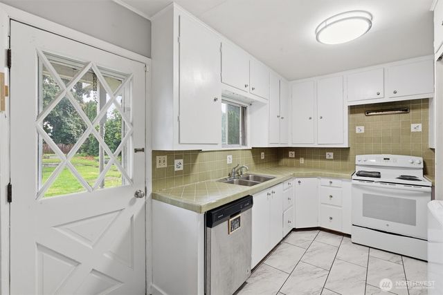 1034 Ash Avenue, Marysville, WA 98270