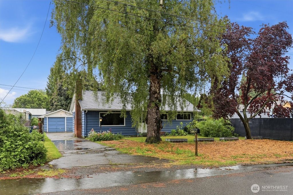 1034 Ash Avenue, Marysville, WA 98270