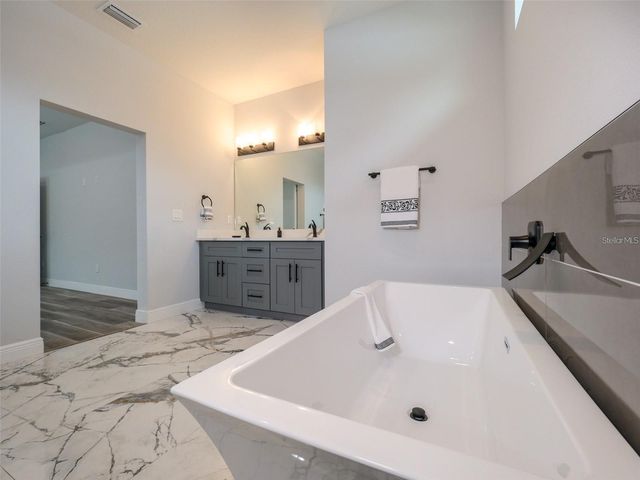 2303 W IVY STREET, Tampa, FL 33607