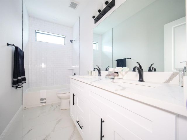 2303 W IVY STREET, Tampa, FL 33607