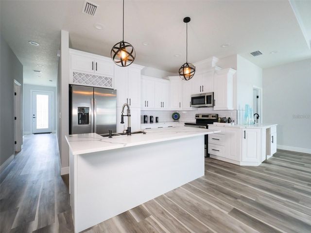 2303 W IVY STREET, Tampa, FL 33607