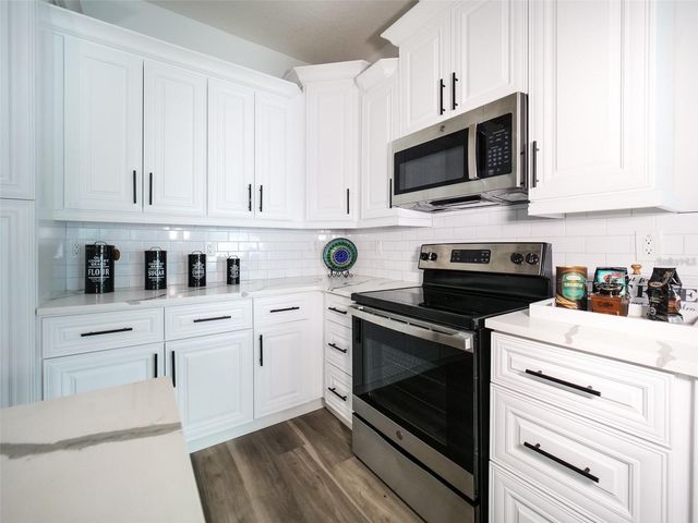 2303 W IVY STREET, Tampa, FL 33607