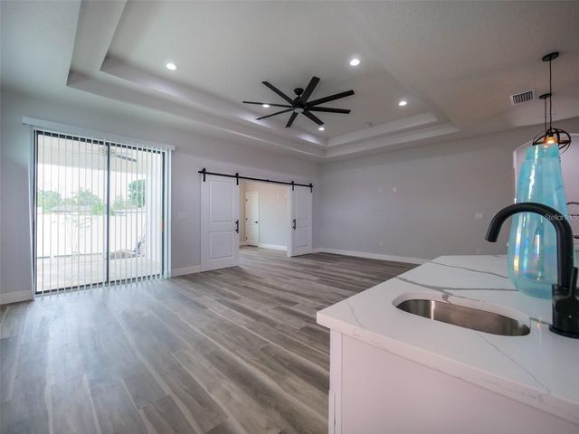 2303 W IVY STREET, Tampa, FL 33607