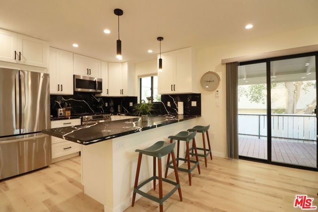 918 N San Vicente Boulevard D, West Hollywood, CA 90069
