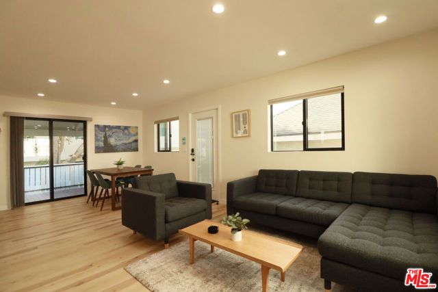 918 N San Vicente Boulevard D, West Hollywood, CA 90069