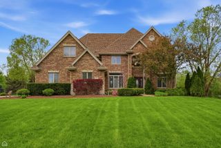 18034 S Crystal Lake Drive, Mokena, IL 60448