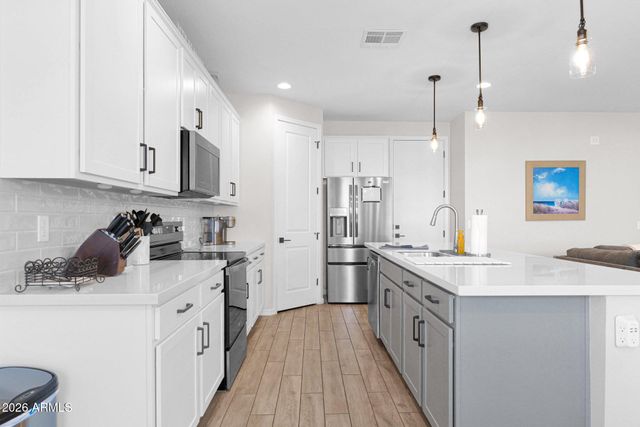 9404 E STROBE Avenue, Mesa, AZ 85212