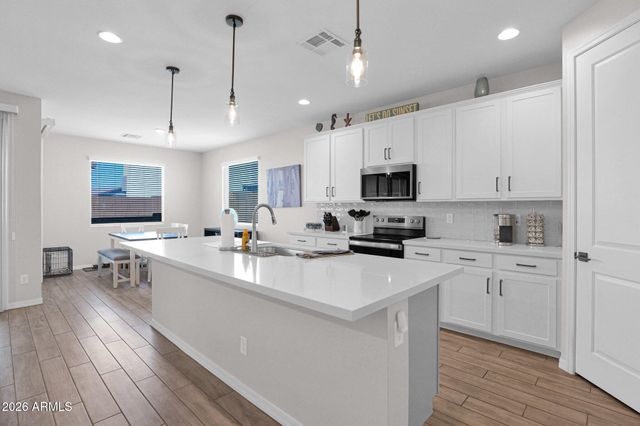 9404 E STROBE Avenue, Mesa, AZ 85212