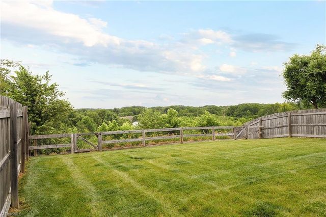 5763 Misty Hill Circle, Clemmons, NC 27012