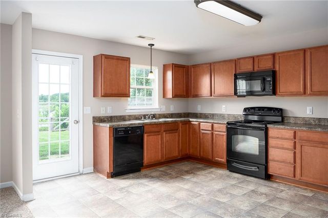 5763 Misty Hill Circle, Clemmons, NC 27012