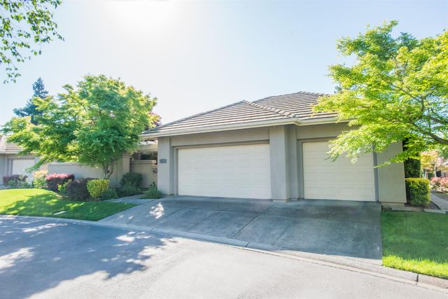 9512 Golf Course Ln, Elk Grove, CA 95758