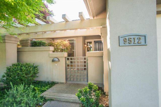 9512 Golf Course Ln, Elk Grove, CA 95758