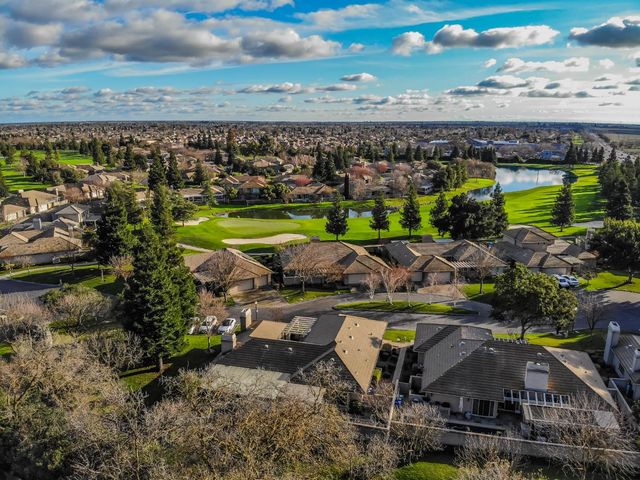 9512 Golf Course Ln, Elk Grove, CA 95758