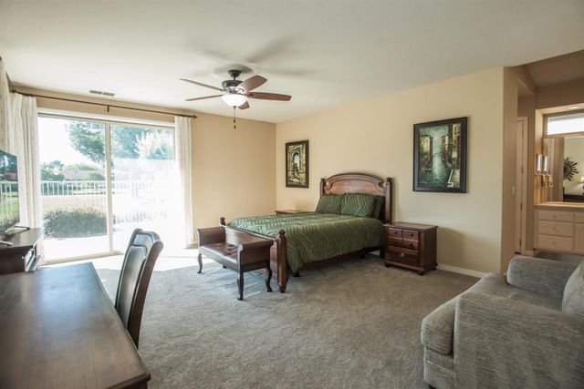 9512 Golf Course Ln, Elk Grove, CA 95758