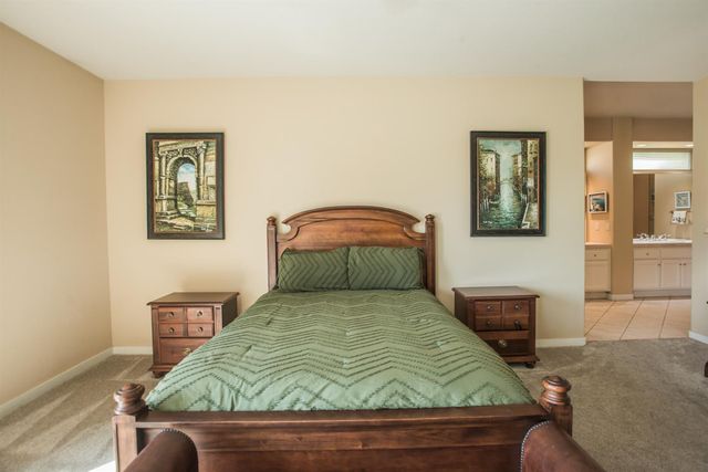 9512 Golf Course Ln, Elk Grove, CA 95758