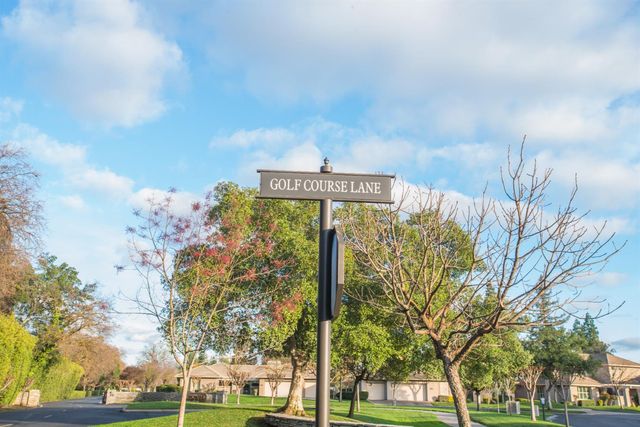 9512 Golf Course Ln, Elk Grove, CA 95758