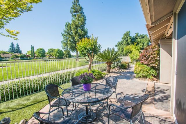 9512 Golf Course Ln, Elk Grove, CA 95758
