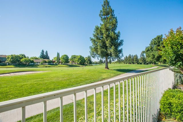9512 Golf Course Ln, Elk Grove, CA 95758