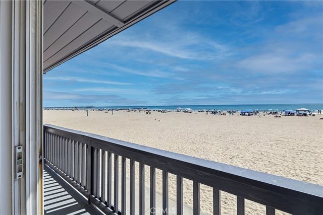 3010 W Oceanfront Upper "B", Newport Beach, CA 92663