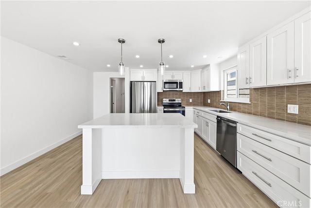 3010 W Oceanfront Upper "B", Newport Beach, CA 92663