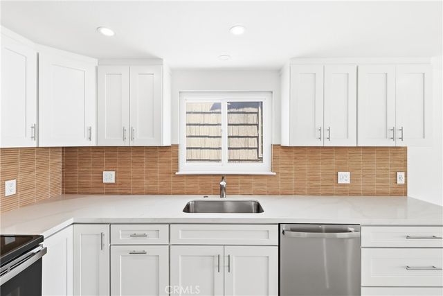 3010 W Oceanfront Upper "B", Newport Beach, CA 92663