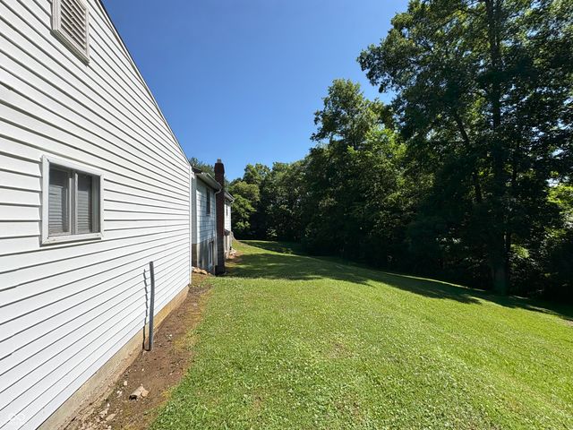 8600 Owl Hollow, Poland, IN 47868