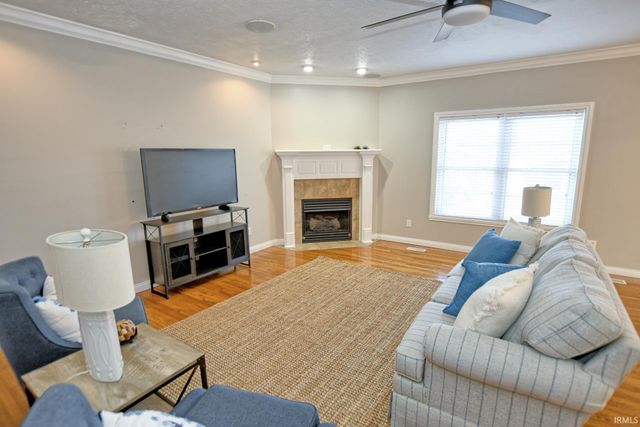 4422 Wynbrooke Drive, Newburgh, IN 47630