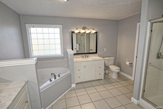 4422 Wynbrooke Drive, Newburgh, IN 47630