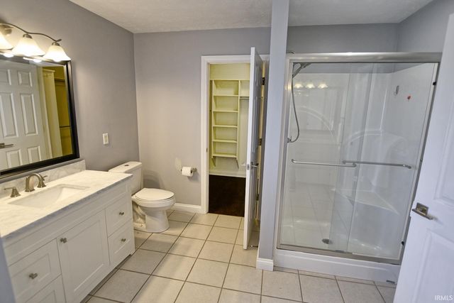 4422 Wynbrooke Drive, Newburgh, IN 47630