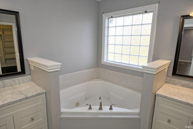 4422 Wynbrooke Drive, Newburgh, IN 47630