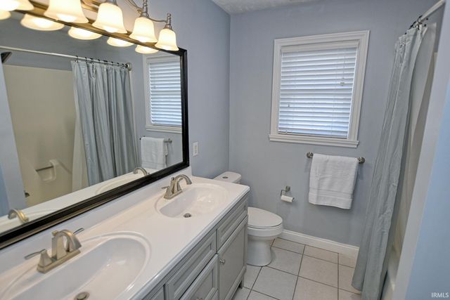 4422 Wynbrooke Drive, Newburgh, IN 47630