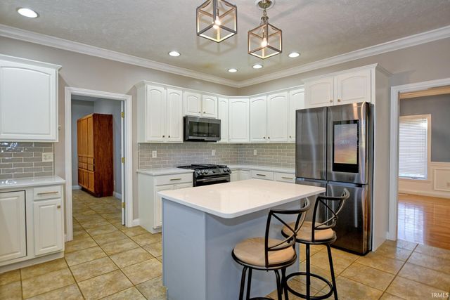 4422 Wynbrooke Drive, Newburgh, IN 47630