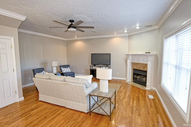 4422 Wynbrooke Drive, Newburgh, IN 47630