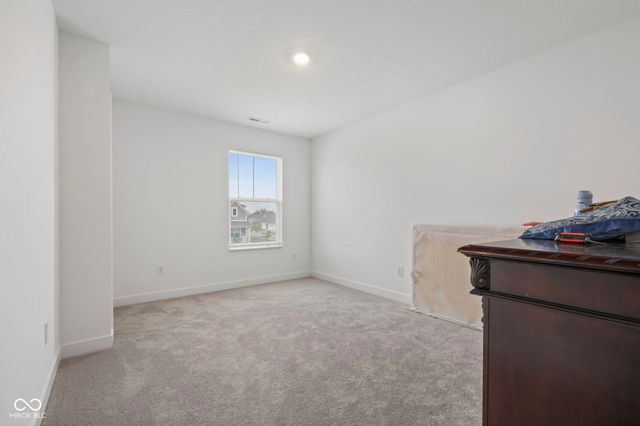 1528 Covington Boulevard, Franklin, IN 46131