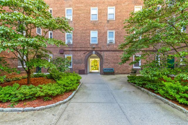 90 BRYANT Avenue E-6D, White Plains, NY 10605