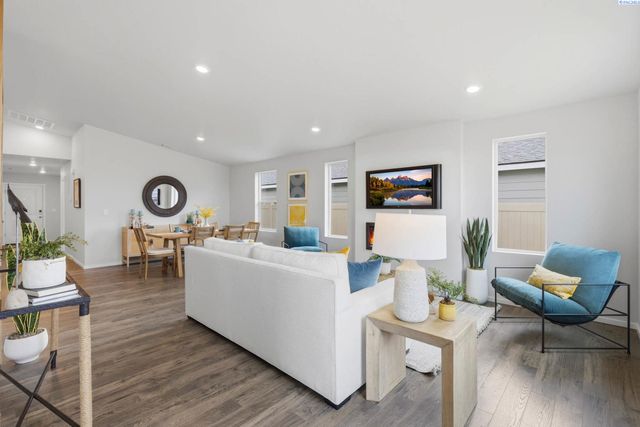 6106 Road 115, Pasco, WA 99301