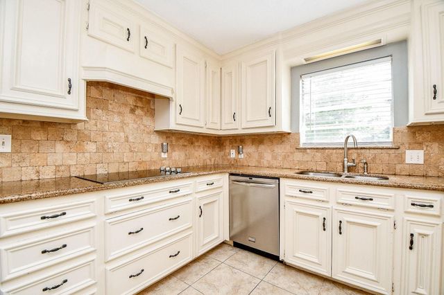 1015 Kanah Lane, Houston, TX 77090