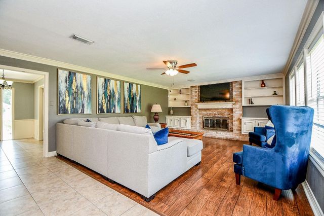 1015 Kanah Lane, Houston, TX 77090